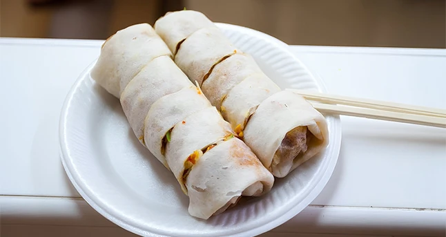 Grab-an-oyster-cake-or-some-fresh-popiah-(spring rolls)