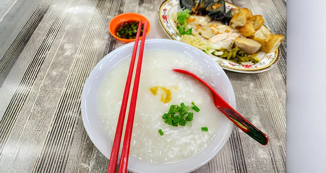 hearty-bowl-of-Teochew-porridge