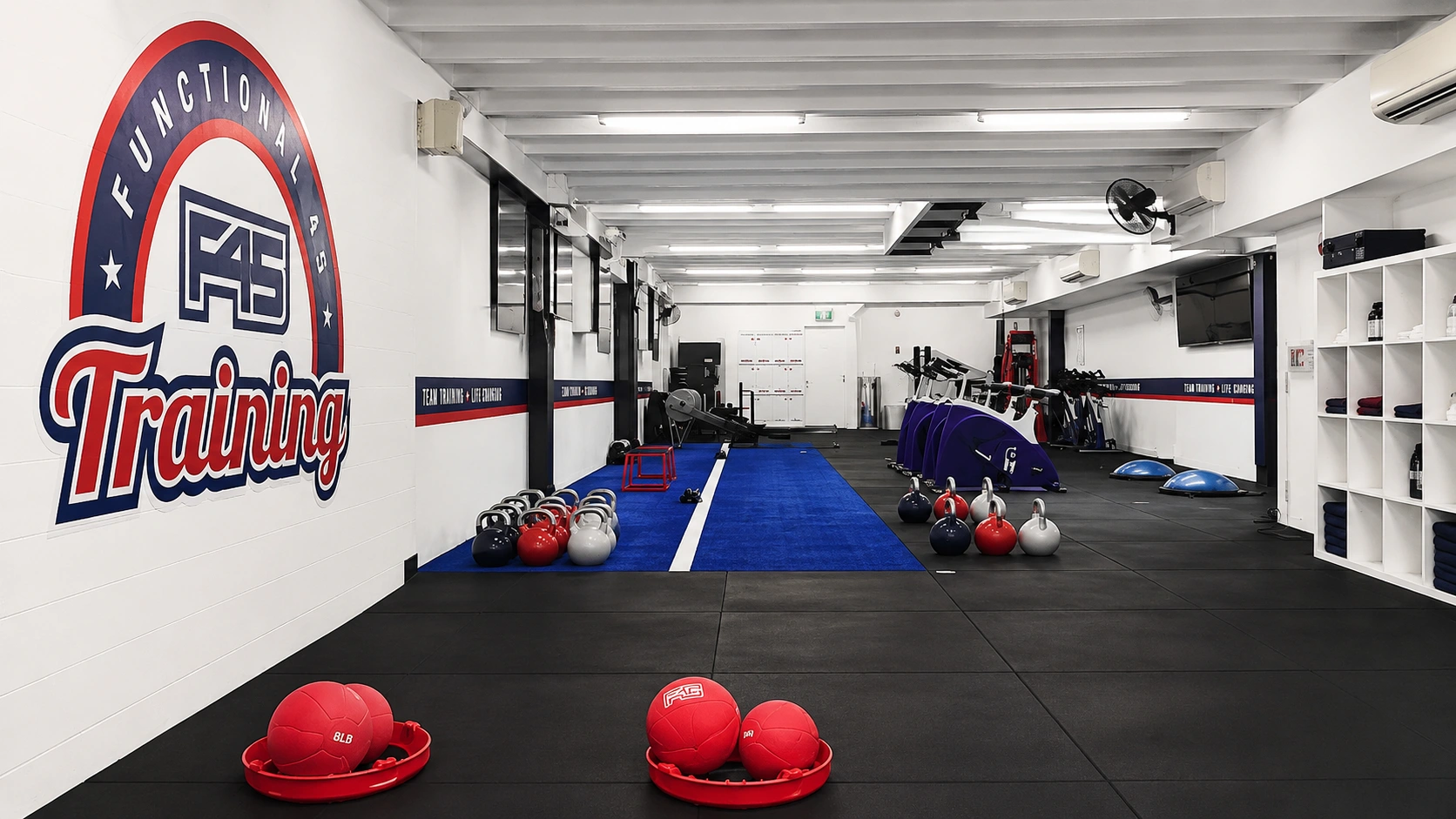 F45 Training Singapore 45-minute group HIIT functional fitness class with trainer guidance